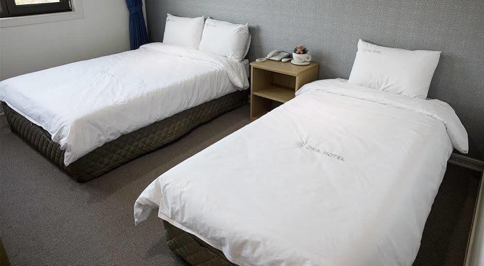 Ra Tourist Hotel Jeju Bagian luar foto