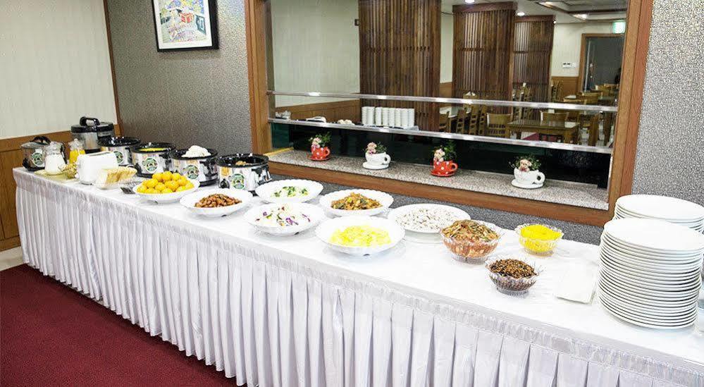 Ra Tourist Hotel Jeju Bagian luar foto